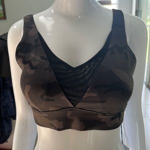 Zyia sports bra forest camo mesh adjustable Medium